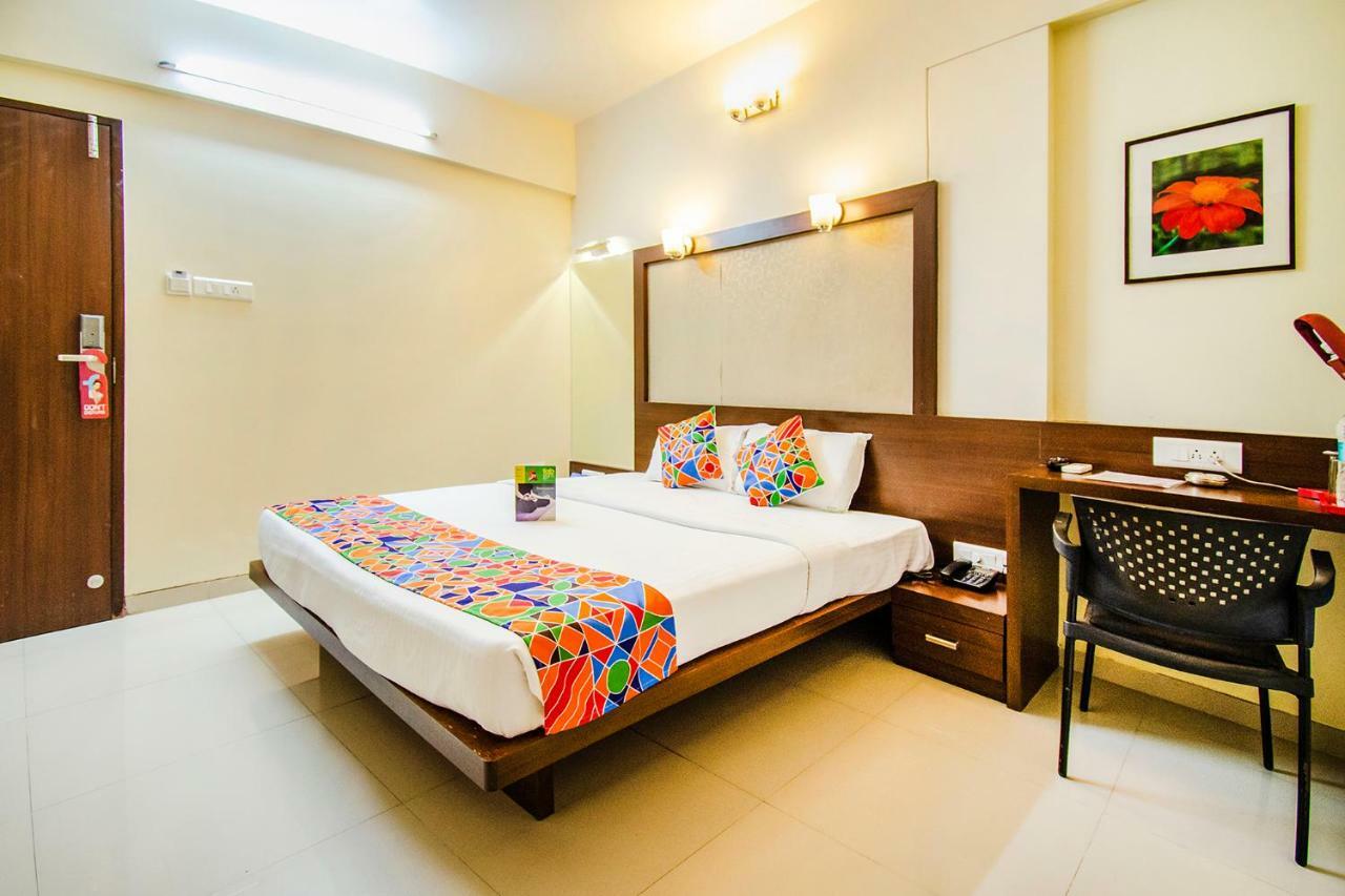 Eco Inn Poona Buitenkant foto